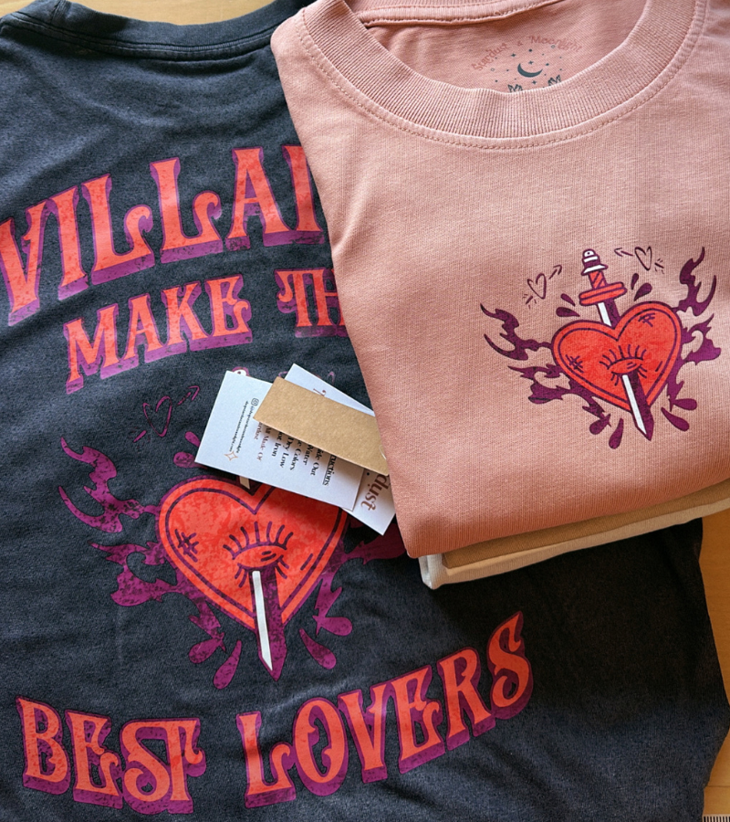 VILLAINS MAKE THE BEST LOVERS UNISEX TEE